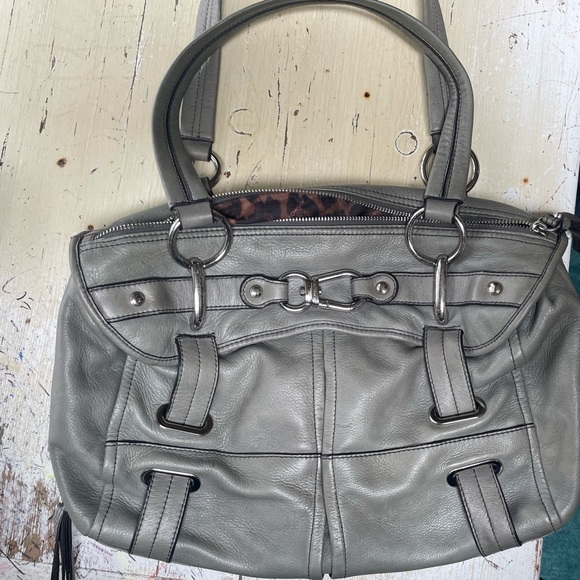 B Makowsky Grey leather Satchel Nickel Hardware Buckle Detail. Great condition - Picture 5 of 9